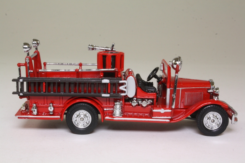 Matchbox Collectibles YFE09; 1932 Ford Model AA Open Cab Fire Engine